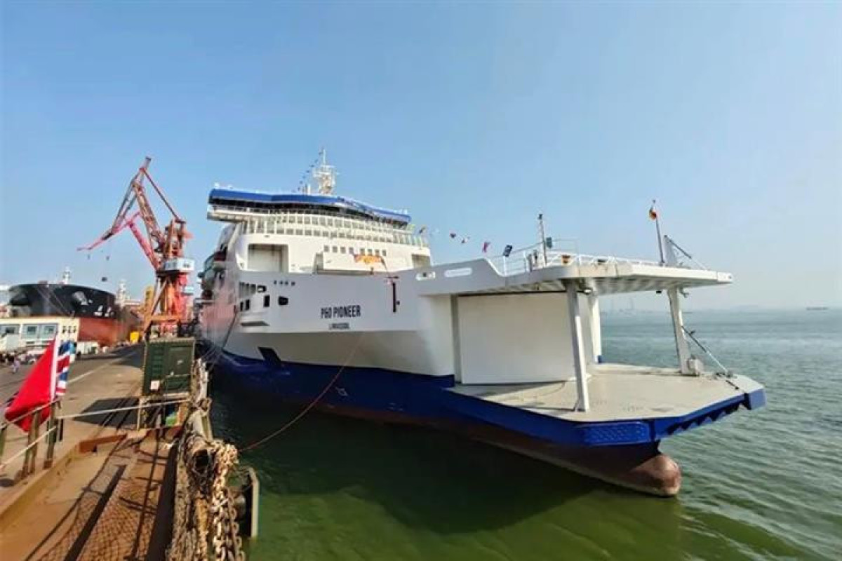 Çin dünyanın ən böyük hibrid sərnişin gəmisini Böyük Britaniyaya təhvil verib
