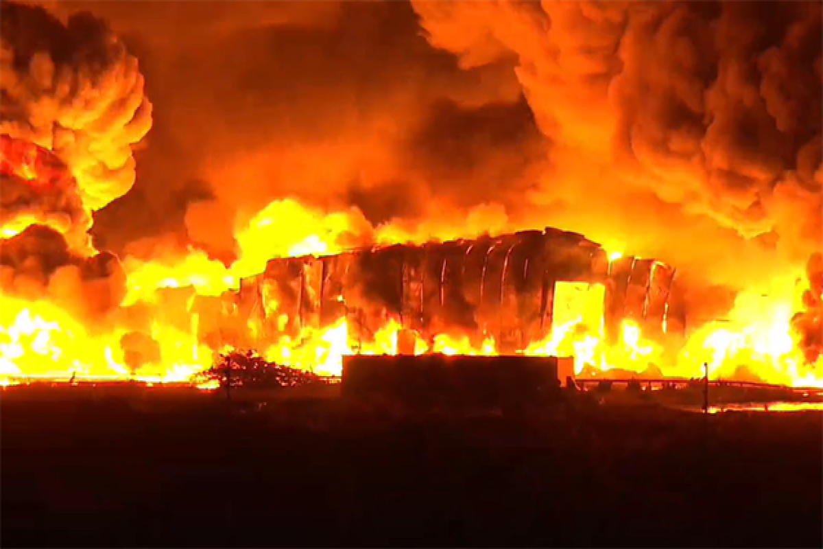 На заводе в Анкаре произошел пожар, есть погибший и пострадавшие