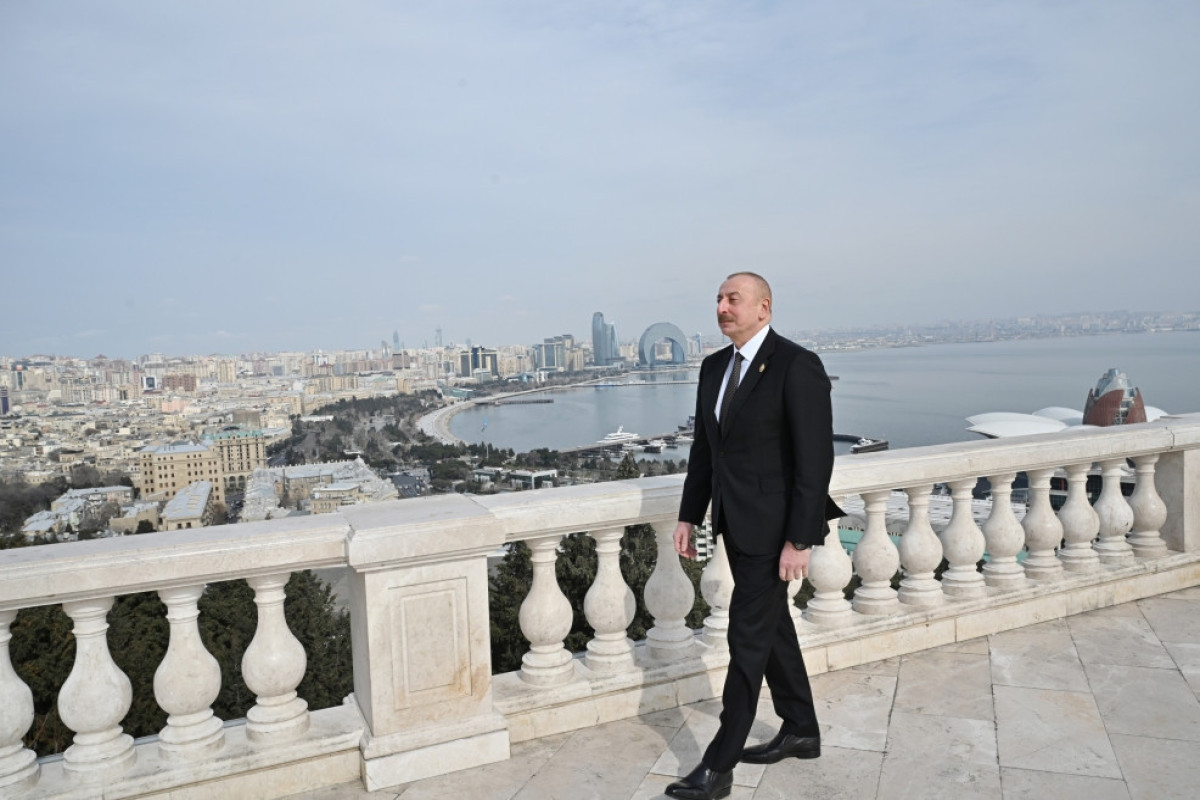 От имени Президента Ильхама Алиева дан банкет в честь участников саммита ДН