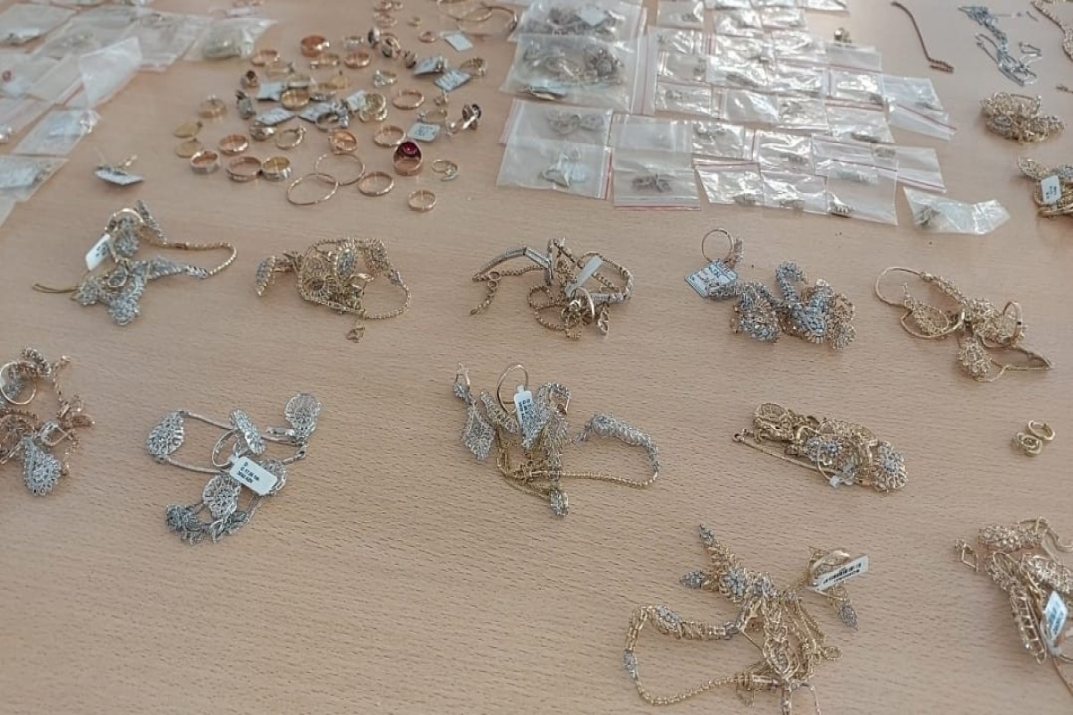 Astarada qohumunun evindən 100 min manatlıq qızıl oğurlayan şəxs saxlanılıb - FOTO 