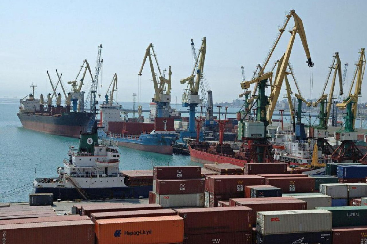 В порту Актау планируется создать контейнерный хаб