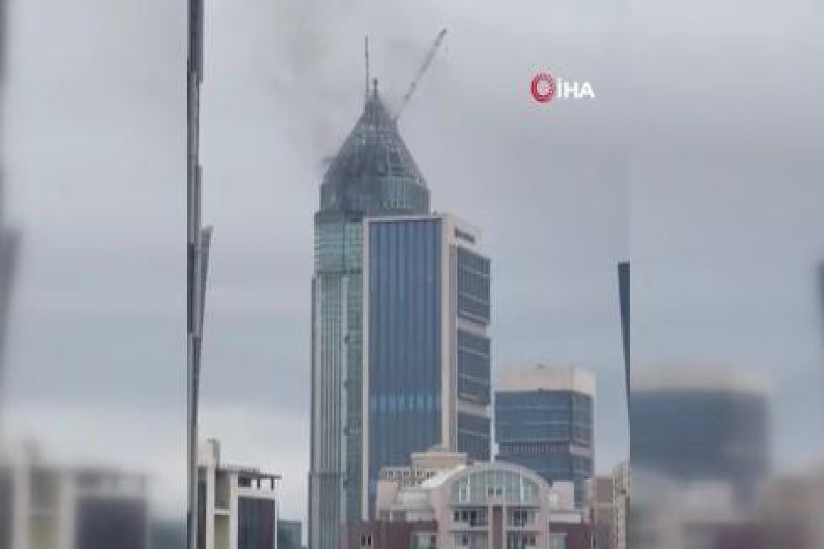 В Стамбуле произошел пожар в «Финансовом центре»