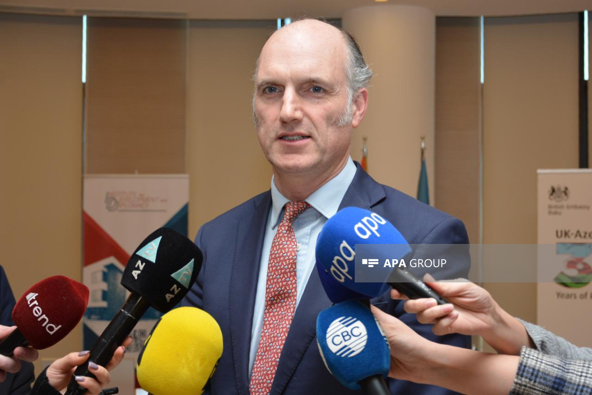 Britaniyalı nazir: Azərbaycanla Ermənistan arasında konstruktiv danışıqlara ehtiyac var