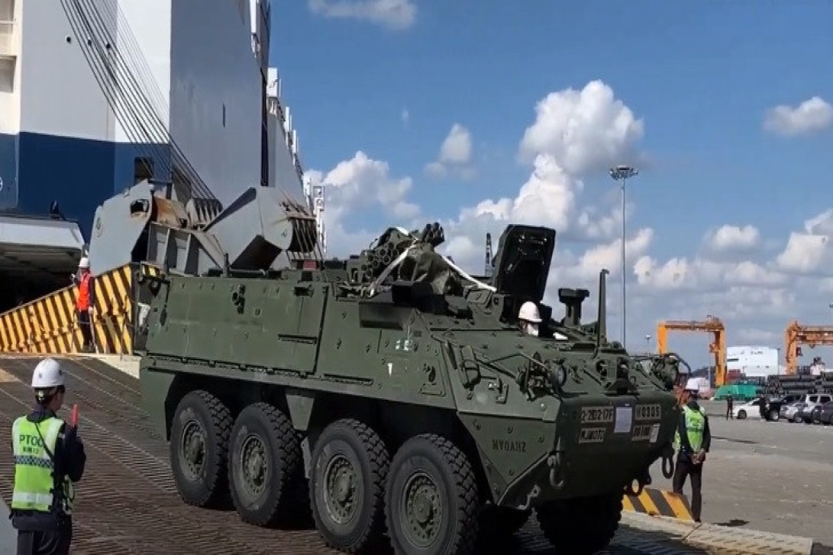 США отправили в Украину 90 боевых машин Stryker