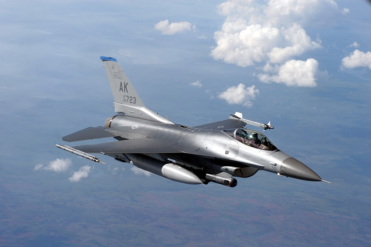 Ukraynalı pilotlar “F-16” simulyatorunda təlim keçmək üçün ABŞ-yə gəlib
