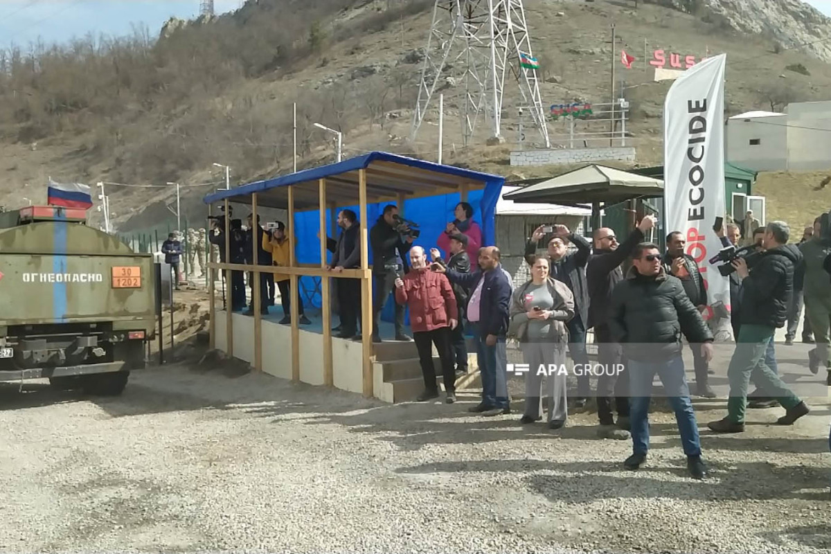 Laçın-Xankəndi yolundan RSK-yə məxsus 20 maşından ibarət karvan Xankəndinə maneəsiz keçid edib - FOTO  - VİDEO 