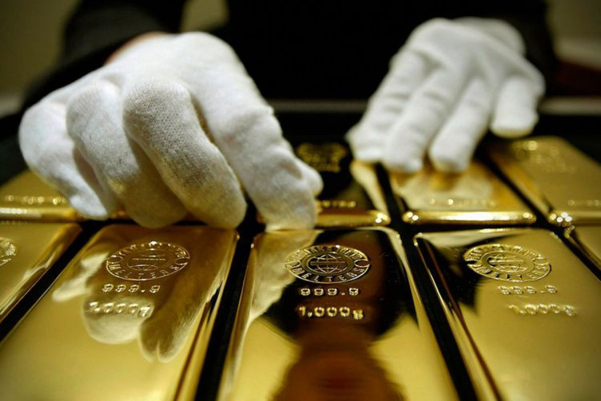 Gold price falls globally