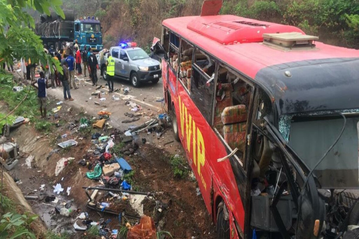 At least 22 die in bus-truck collision in central Ghana