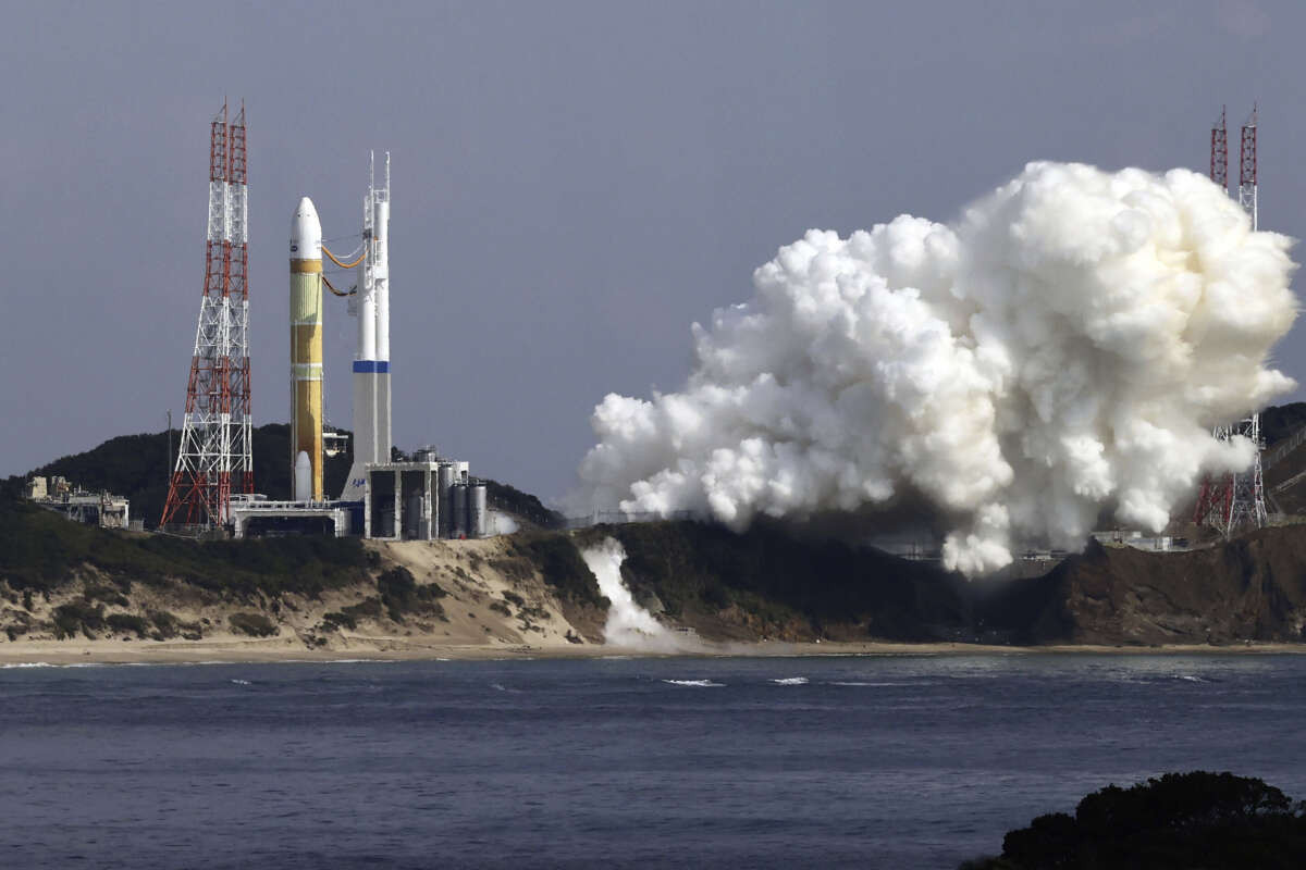 Yaponiya yeni H3 raketinin uçuşunu dayandırıb - YENİLƏNİB 