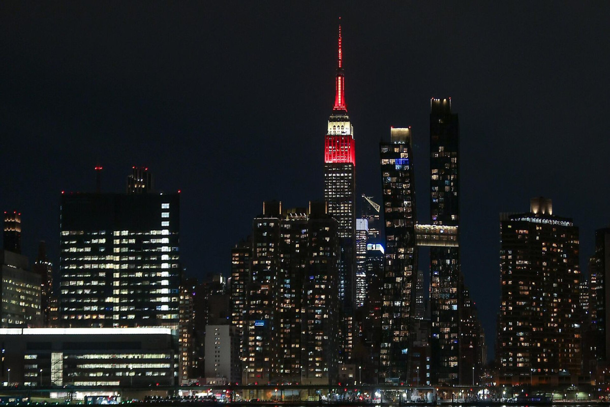 Empire State Building lit up with Turkish flag’s colors for earthquake victims-PHOTO 