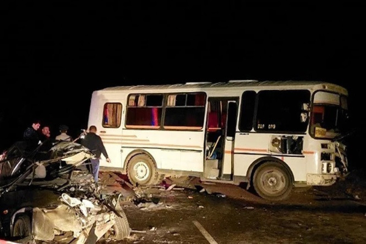 В Ереване сотрудники правительства попали в ДТП, 14 пострадавших-ОБНОВЛЕНО 