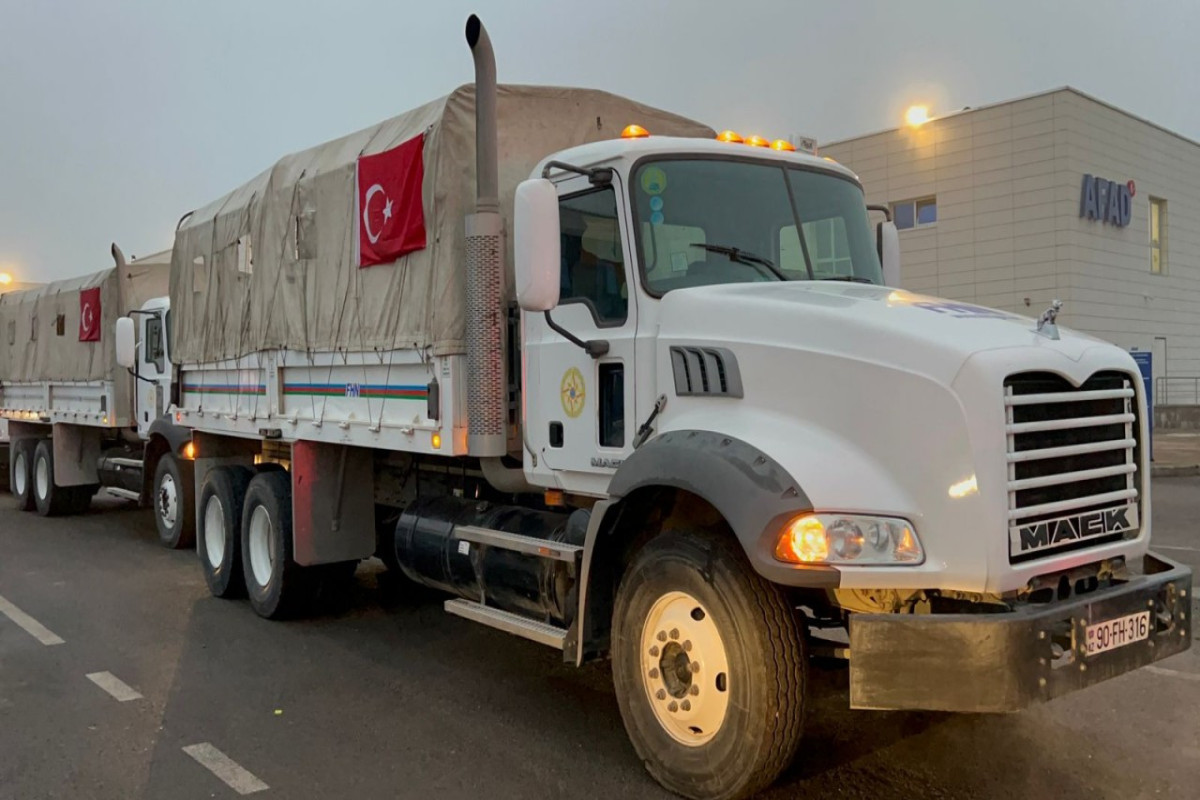 FHN-in Türkiyəyə humanitar yardım aparmış ilk avtomobil karvanı Bakıya yola düşüb - VİDEO 