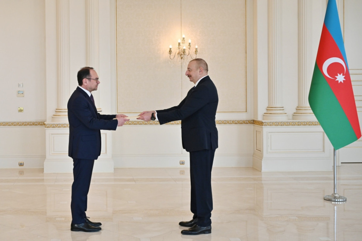 Президент Азербайджана принял верительные грамоты нового посла Болгарии