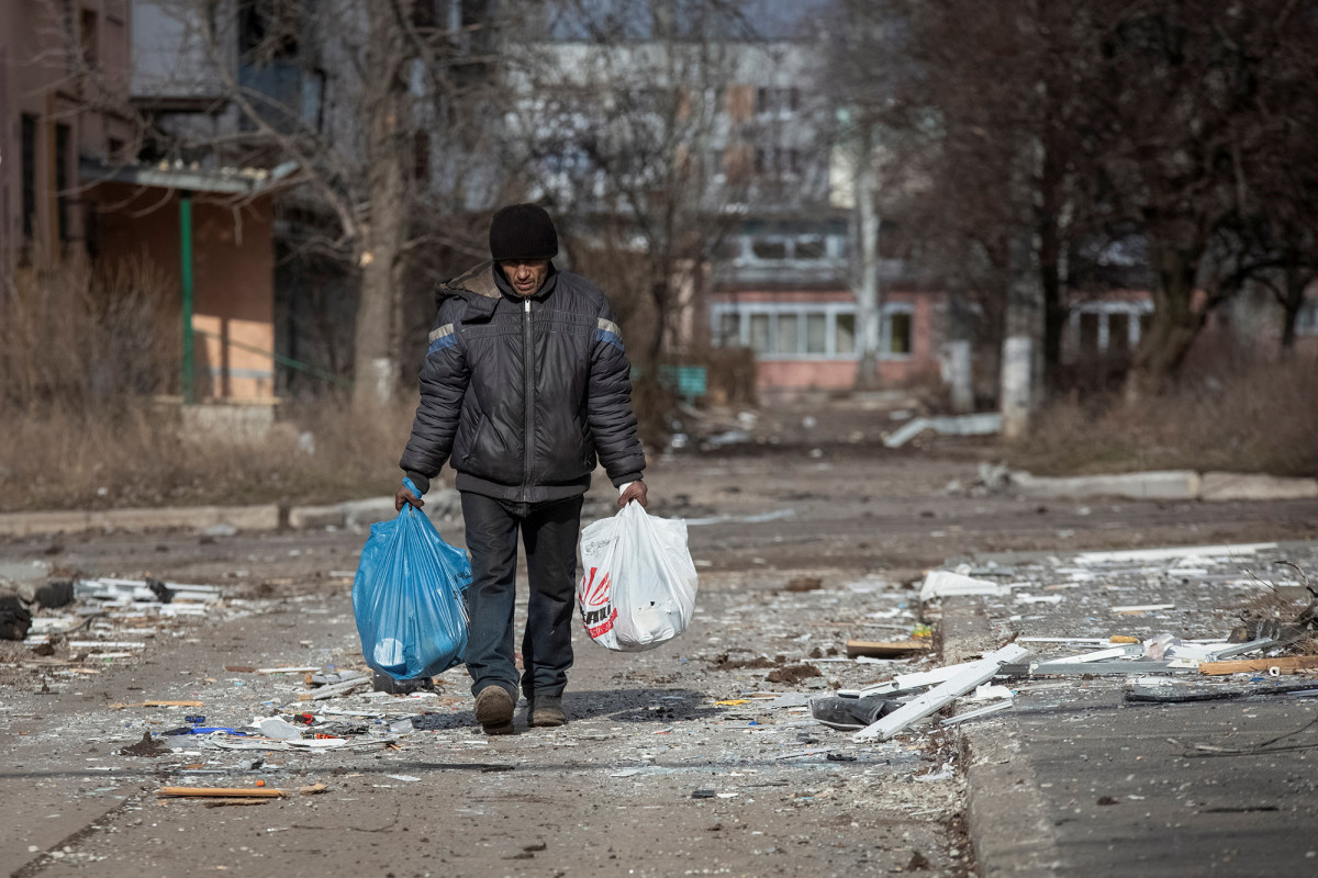 Fewer than 4,000 civilians remain in embattled city of Bakhmut, according to Ukrainian official