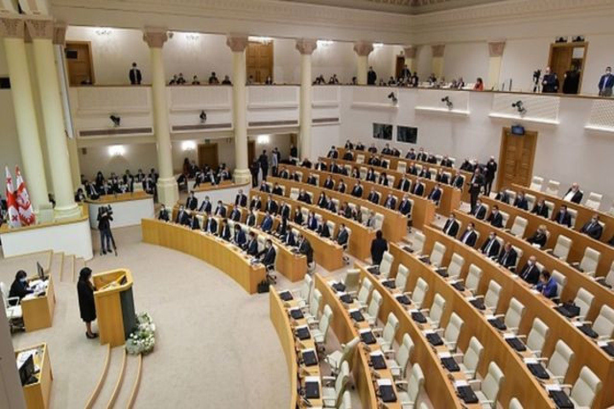 Gürcüstan parlamenti “xarici agentlər” haqqında qanunu birinci oxunuşda qəbul edib
