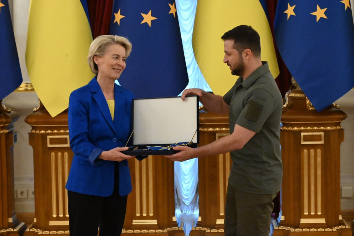 Avropa Komissiyasının Prezidenti Vladimir Zelenski ilə telefonla danışıb