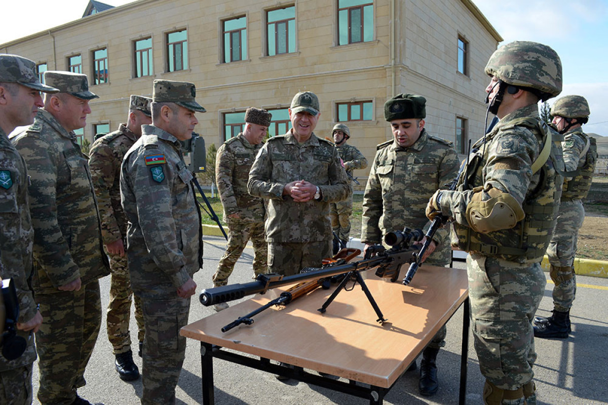 NATO Quru Qoşunları Komandanlığının qərargah rəisi hərbi hissədə olub - FOTO 