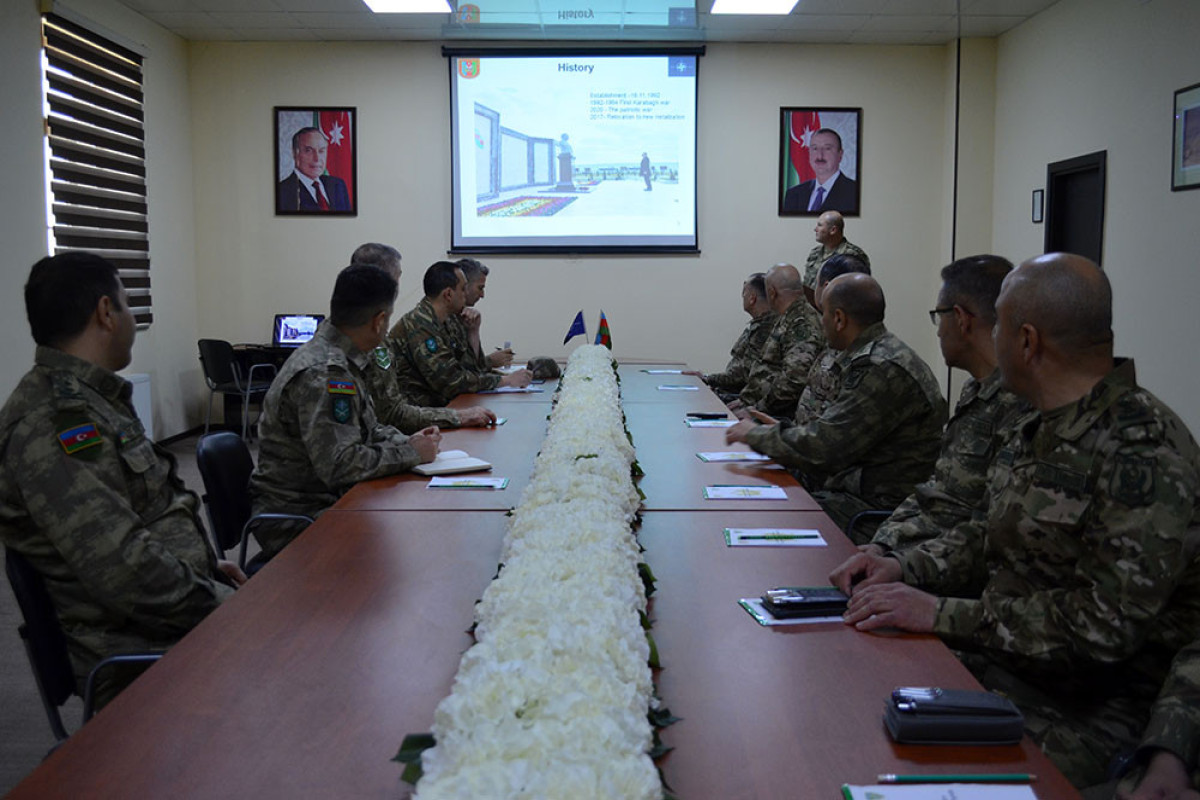 NATO Quru Qoşunları Komandanlığının qərargah rəisi hərbi hissədə olub - FOTO 