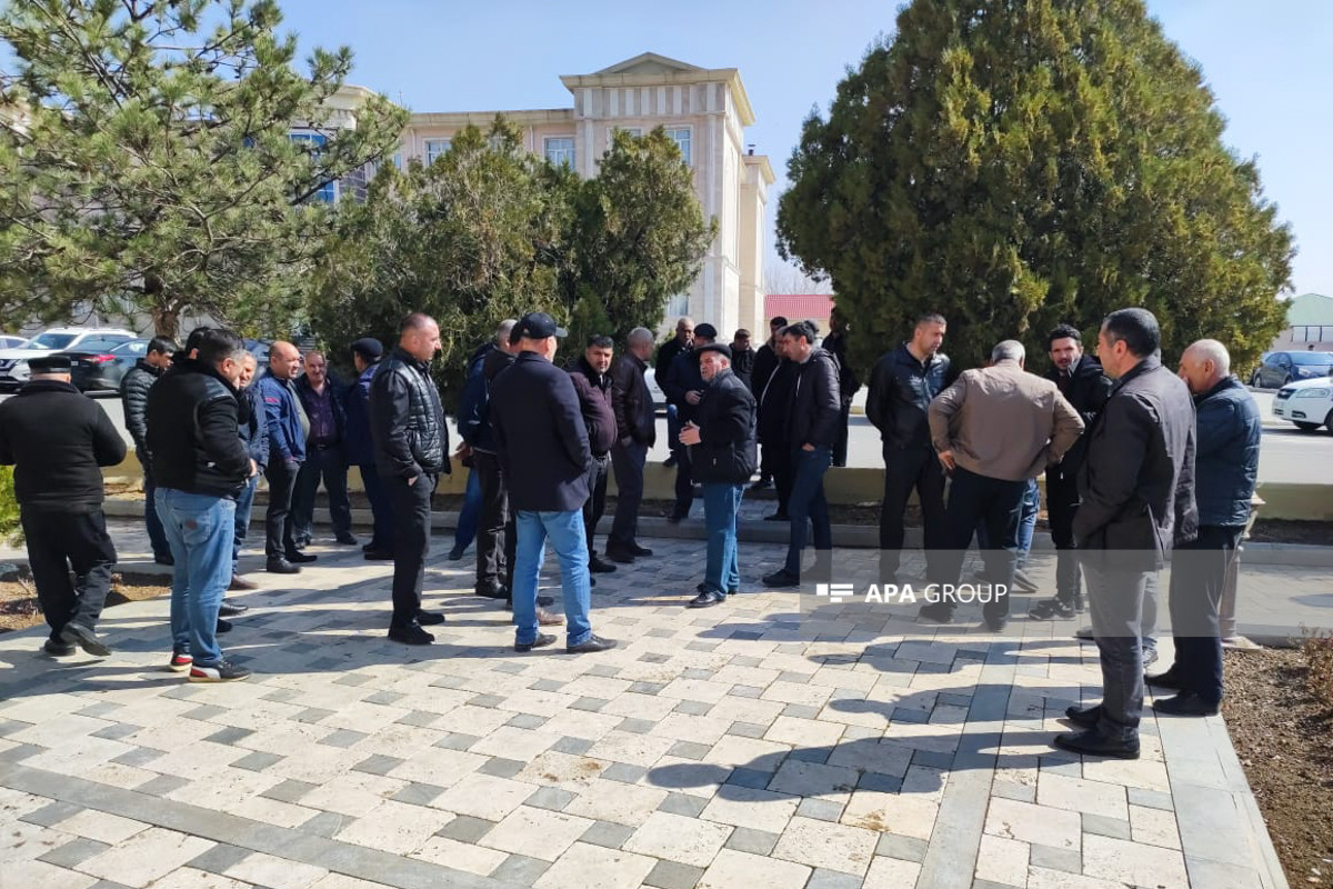 Naxçıvanda TIR sürücüləri Gömrük İdarəsinin qarşısında aksiya keçiriblər - FOTO 