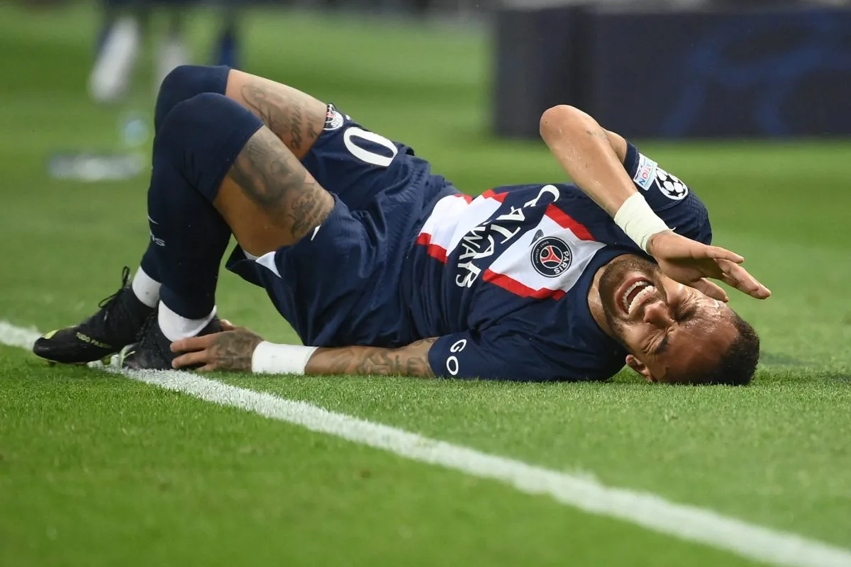 Neymar 4 ay oynaya bilməyəcək