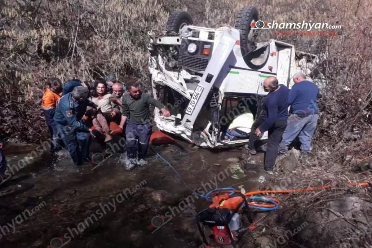 В Армении автобус упал в реку, один человек погиб, 23 пострадали-ОБНОВЛЕНО-1 