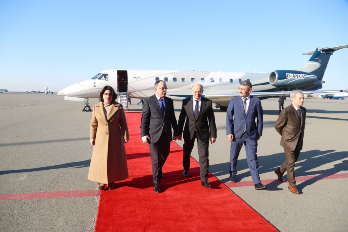 Президент Албании  прибыл с рабочим визитом в Азербайджан