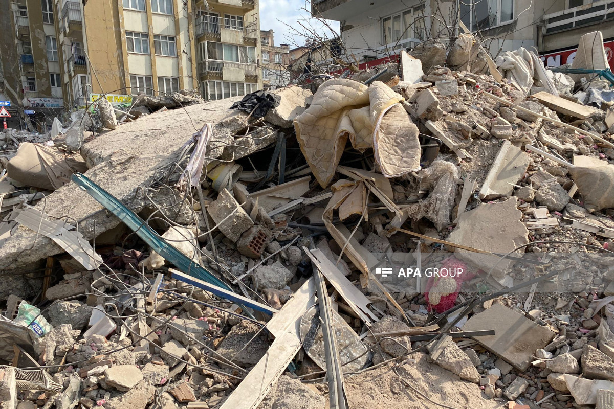 Число погибших в землетрясении в Турции достигло 47 975 человек