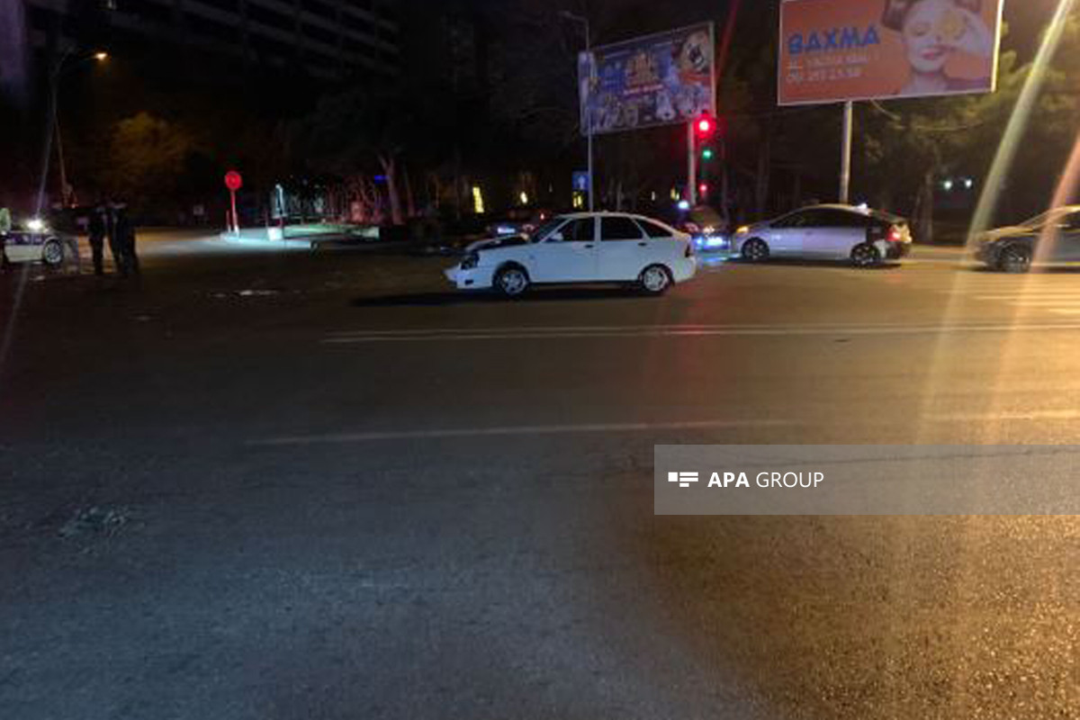 Bakıda iki avtomobil qəzaya uğrayıb - FOTO 
