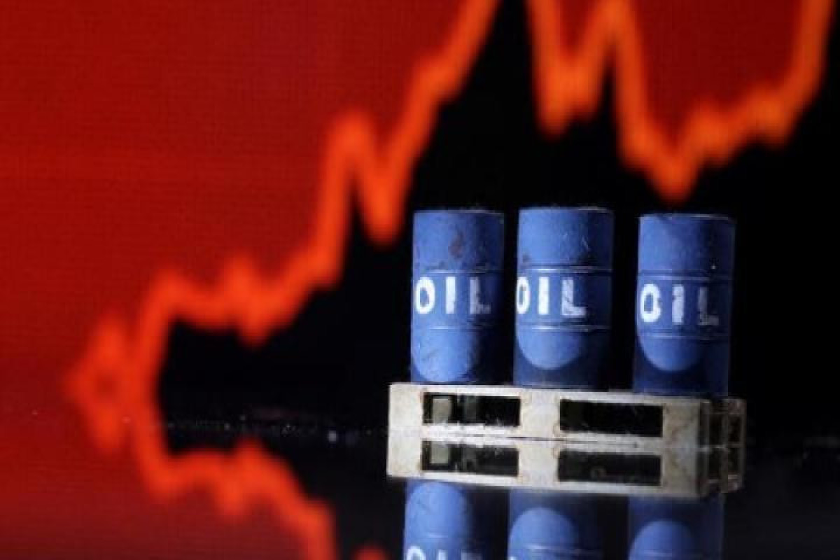 Oil prices tick up on China demand and weaker dollar