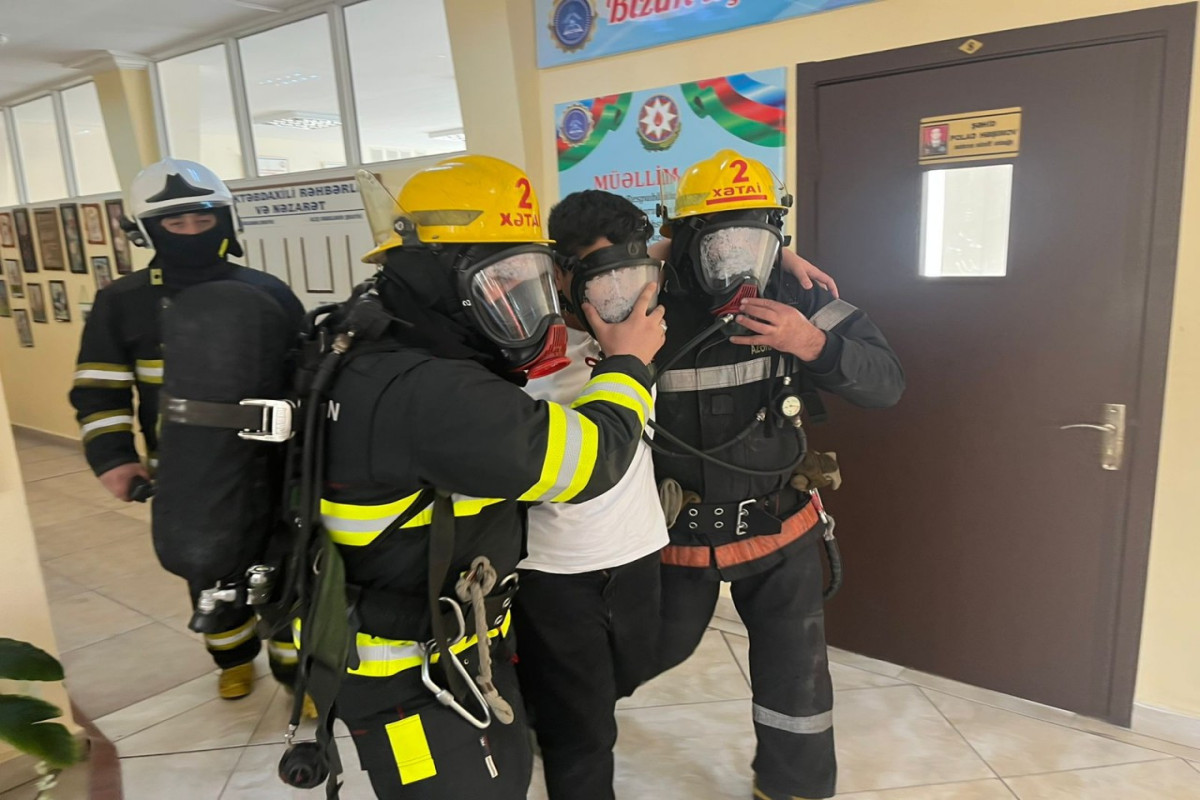 FHN orta məktəbdə təlim keçirib - FOTO 