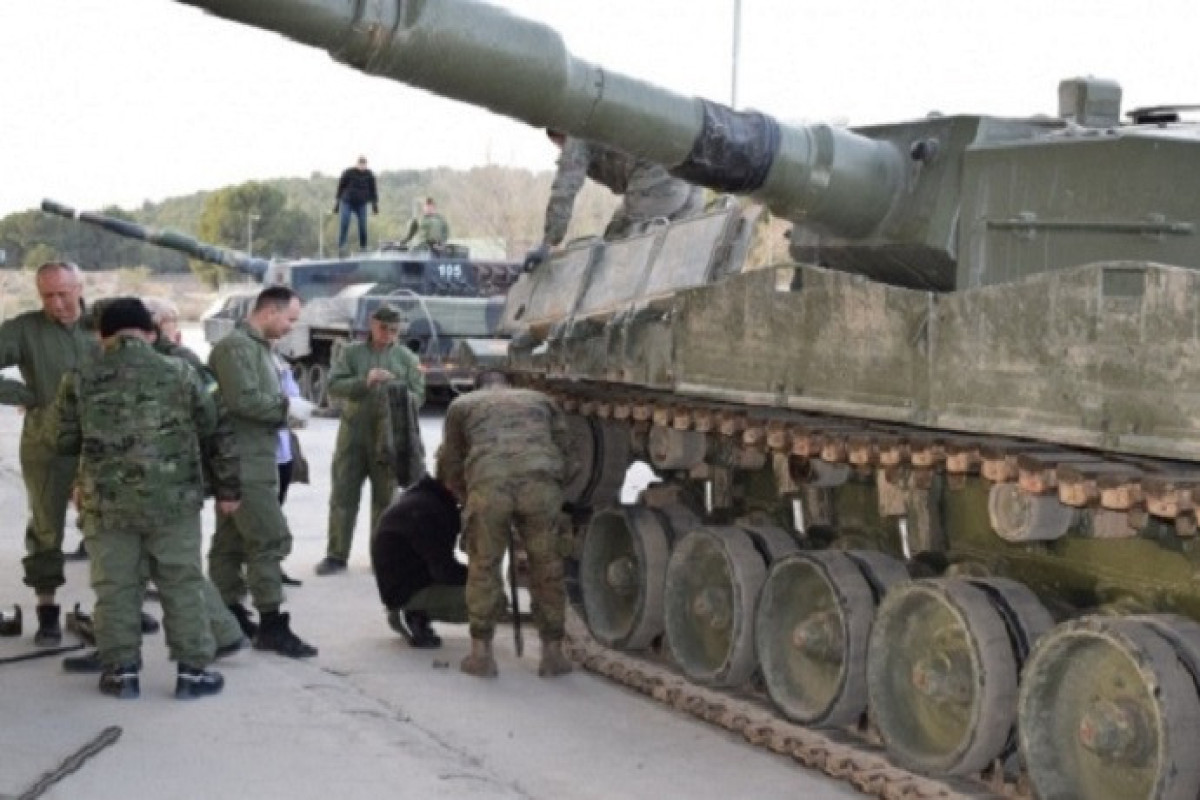 Первая группа военных Украины прошла обучение на танках Leopard в Испании