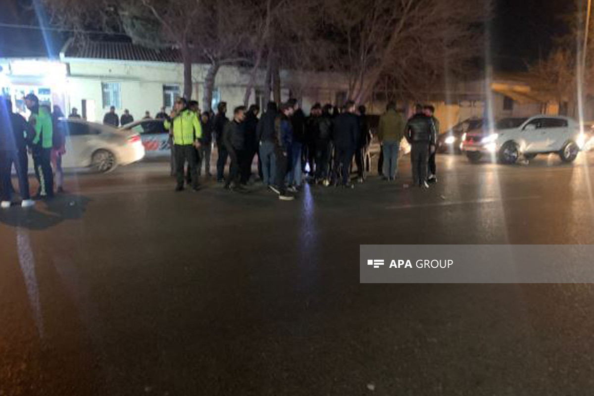 В Баку сбивший пешехода водитель скрылся с места происшествия-ФОТО 