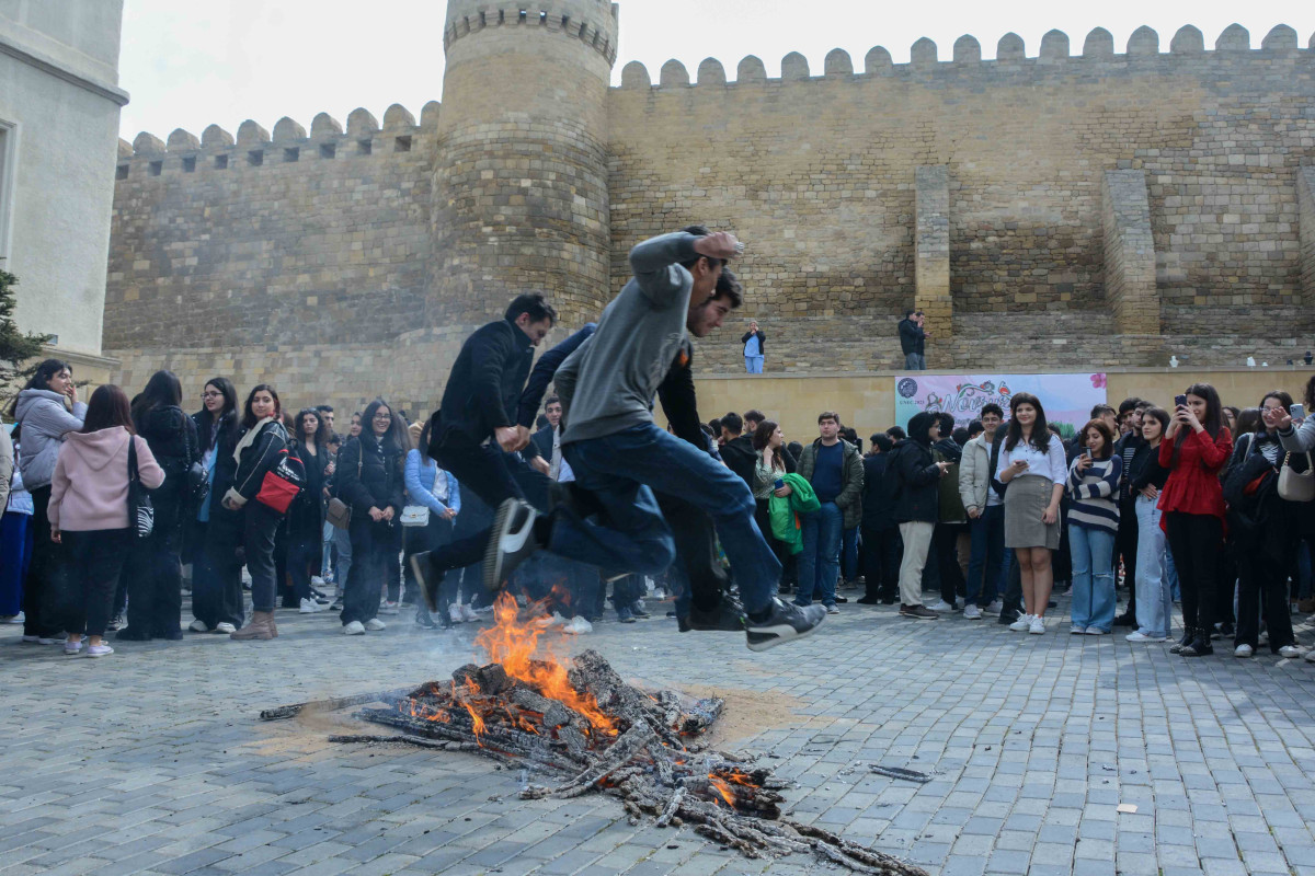 Novruz bayramı UNEC-də böyük coşqu ilə qeyd olunub