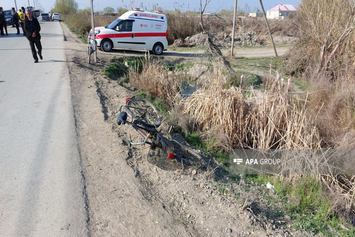 Sabirabadda inkassator avtomobili ata və azyaşlı qızını vurub, ölən var - FOTO 