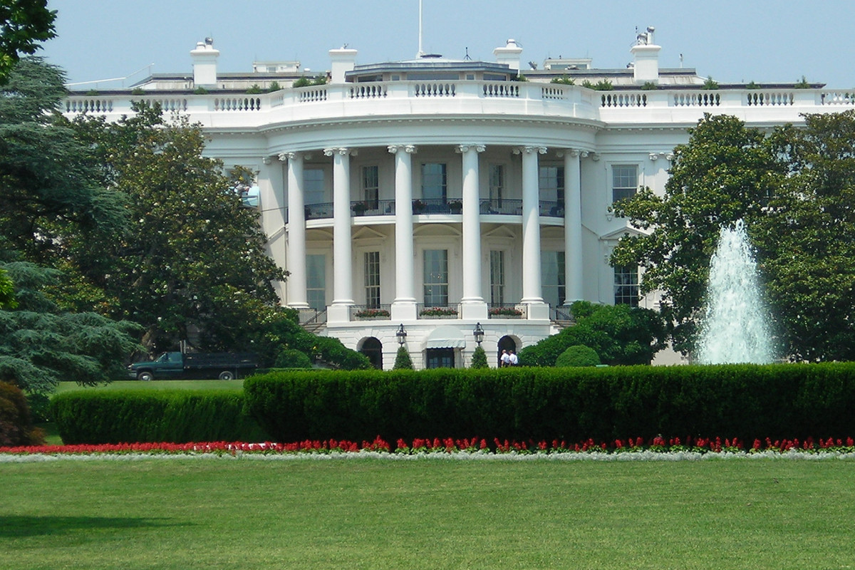 Белый дом: США не будут «говорить за Зеленского» о прекращении огня