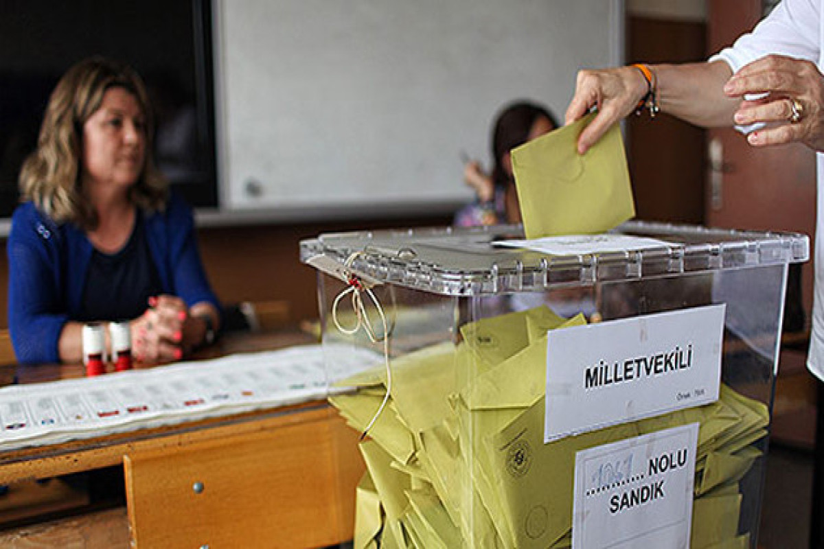 В Турции начинается избирательная кампания по выборам президента и парламента