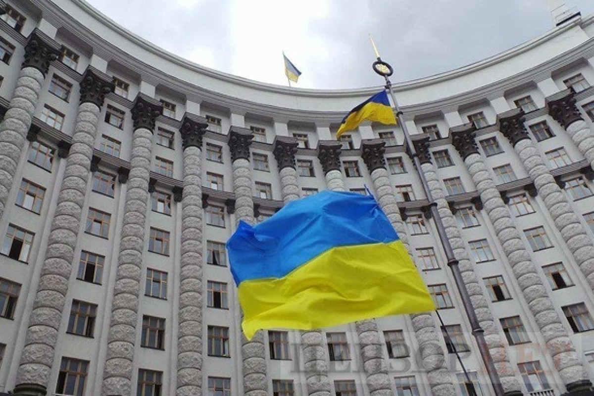 Ukraynada üç nazir istefa ərizəsini Ali Radaya təqdim edib