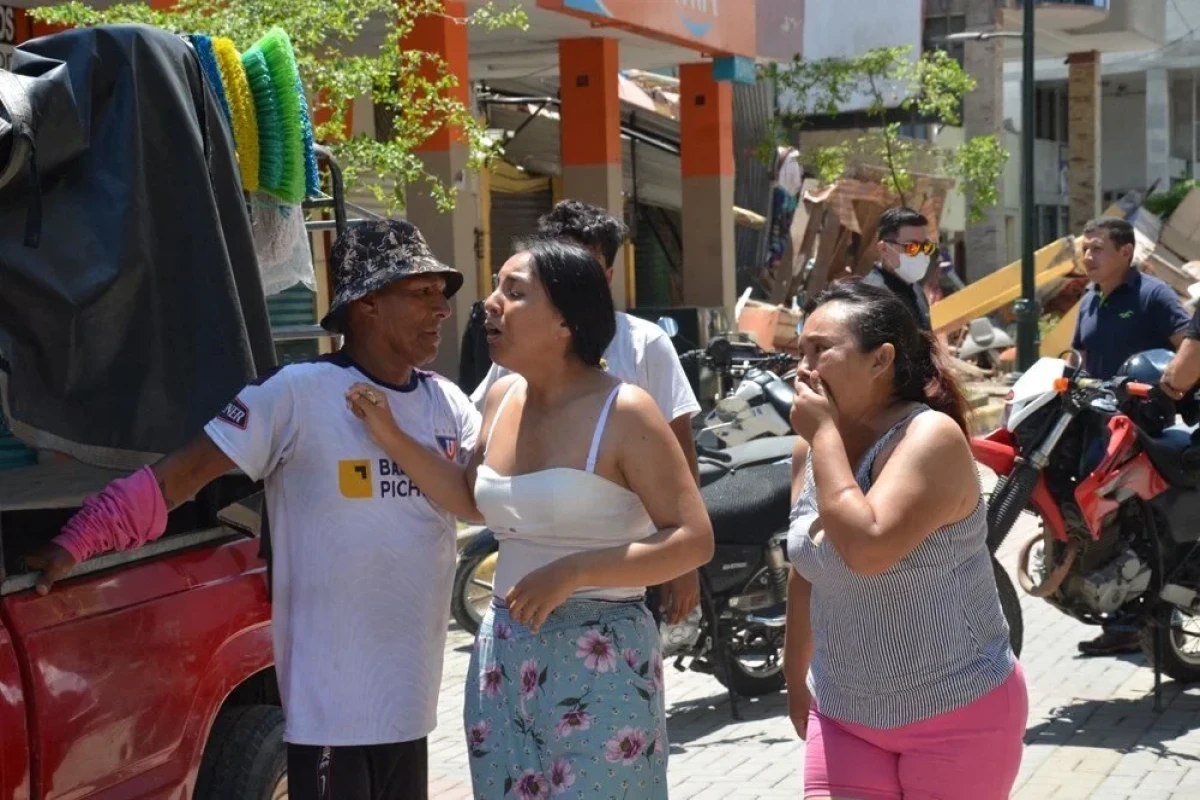 Ekvadorda güclü zəlzələ nəticəsində 7 bina dağılıb, 13 nəfər ölüb - YENİLƏNİB-1   - FOTO 