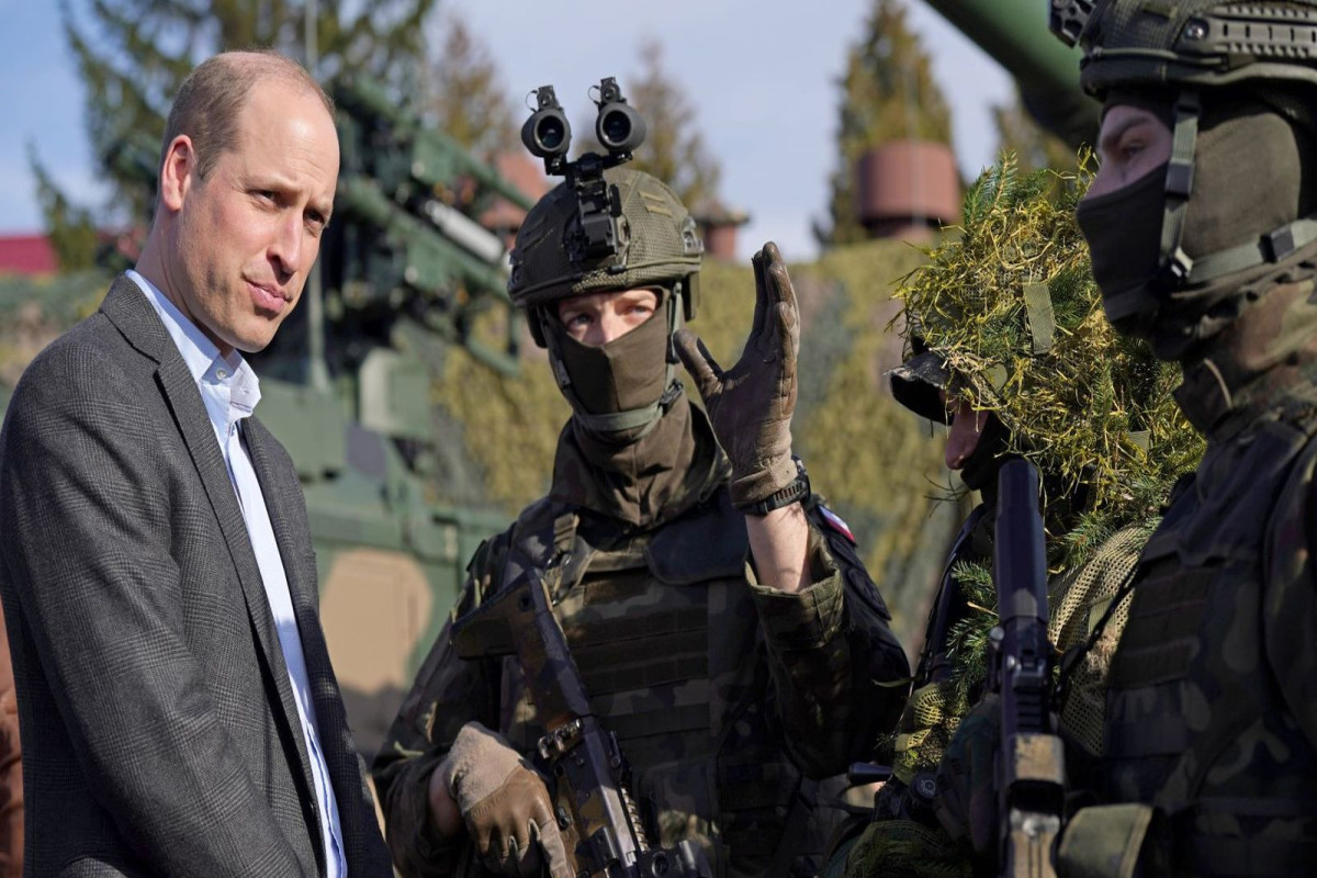 Prince William makes secret visit to Polish and British troops near Ukraine border-PHOTO 