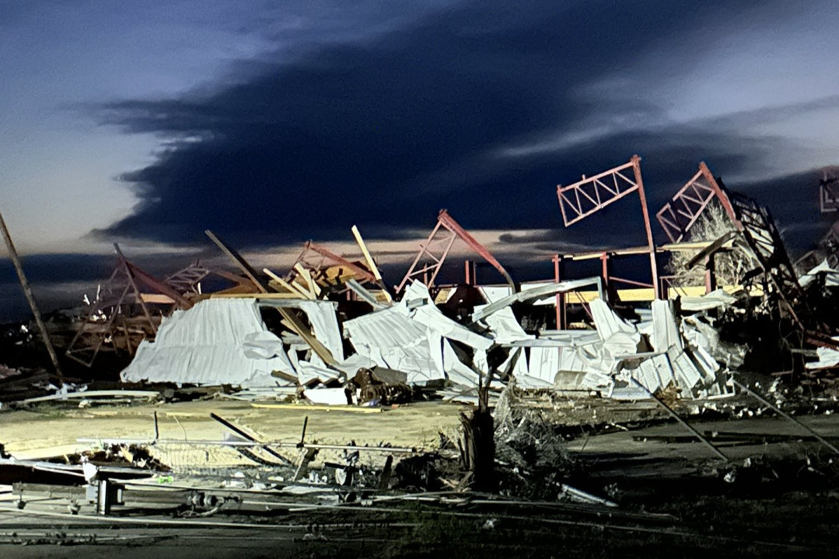 Байден пообещал помощь пострадавшему от торнадо штату Миссисипи