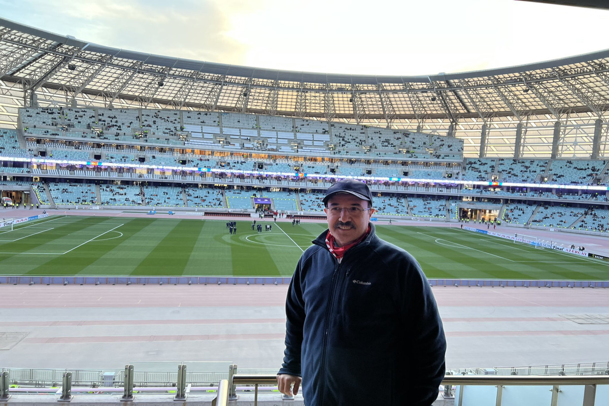 Cahit Bağcı "Qalatasaray"ın "Qarabağ"la oyununu izləmək üçün stadiona gedib - <span class="red_color">FOTO