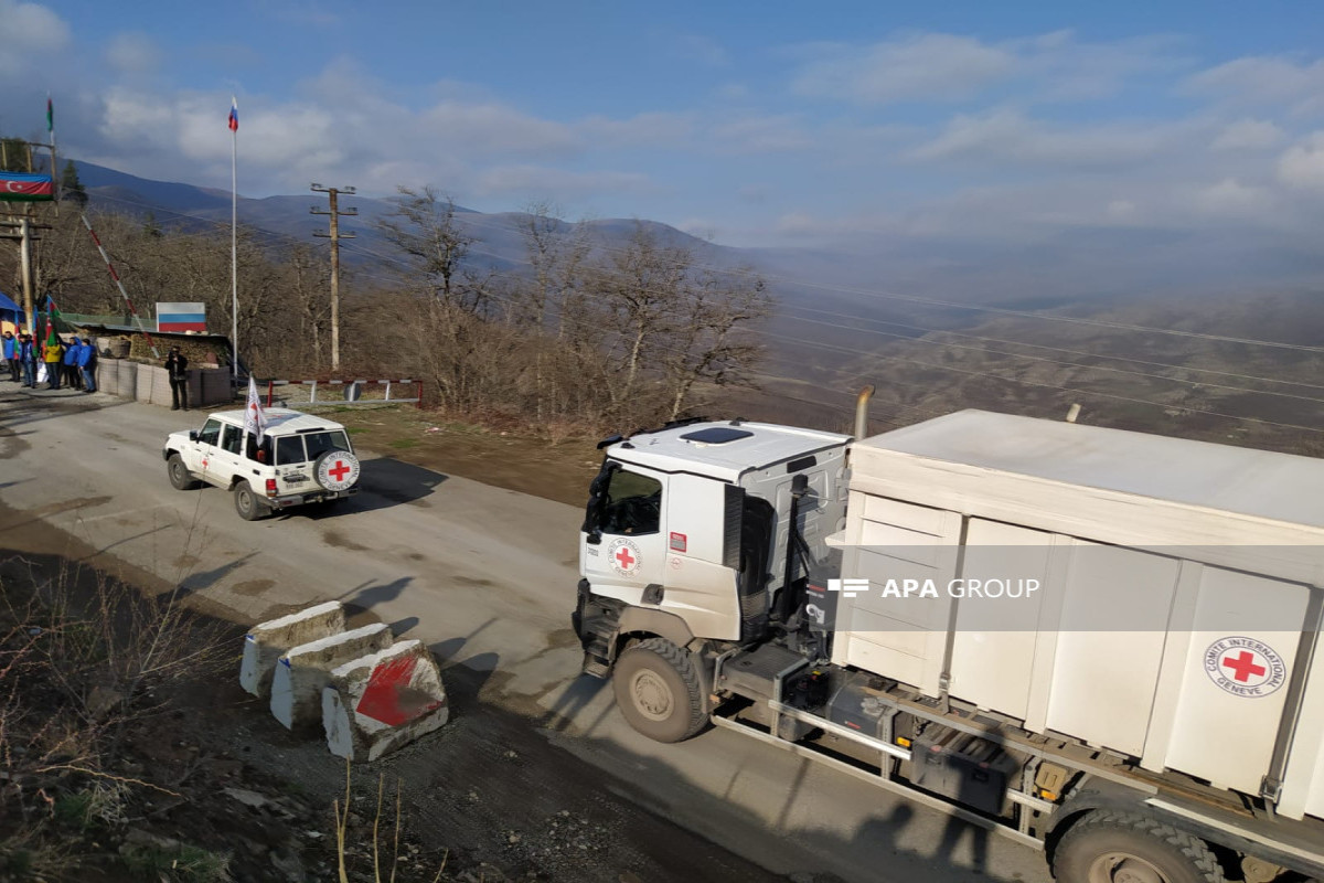 По дороге Лачин-Ханкенди беспрепятственно проехали автомобили МККК с жителями армянского происхождения-ФОТО -ОБНОВЛЕНО 