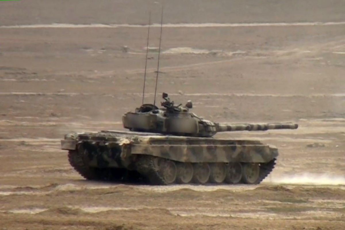 Azərbaycan Ordusunun tank bölmələri döyüş hazırlığı çalışmaları yerinə yetirib - <span class="red_color">VİDEO
