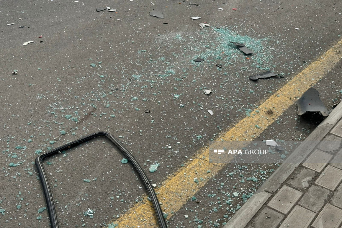 Abşeronda avtomobil kranla toqquşub, biri uşaq olmaqla iki nəfər ölüb