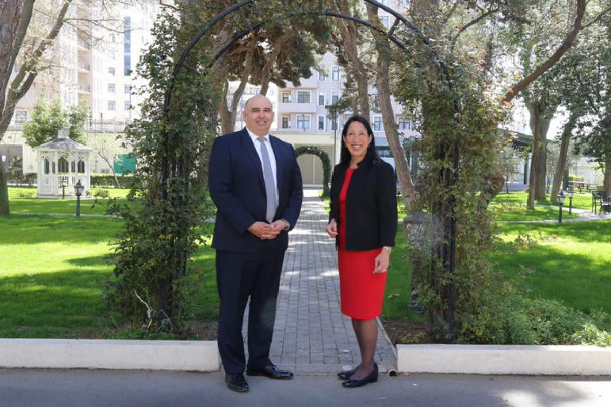Помощник госсекретаря США  прибыла в Азербайджан