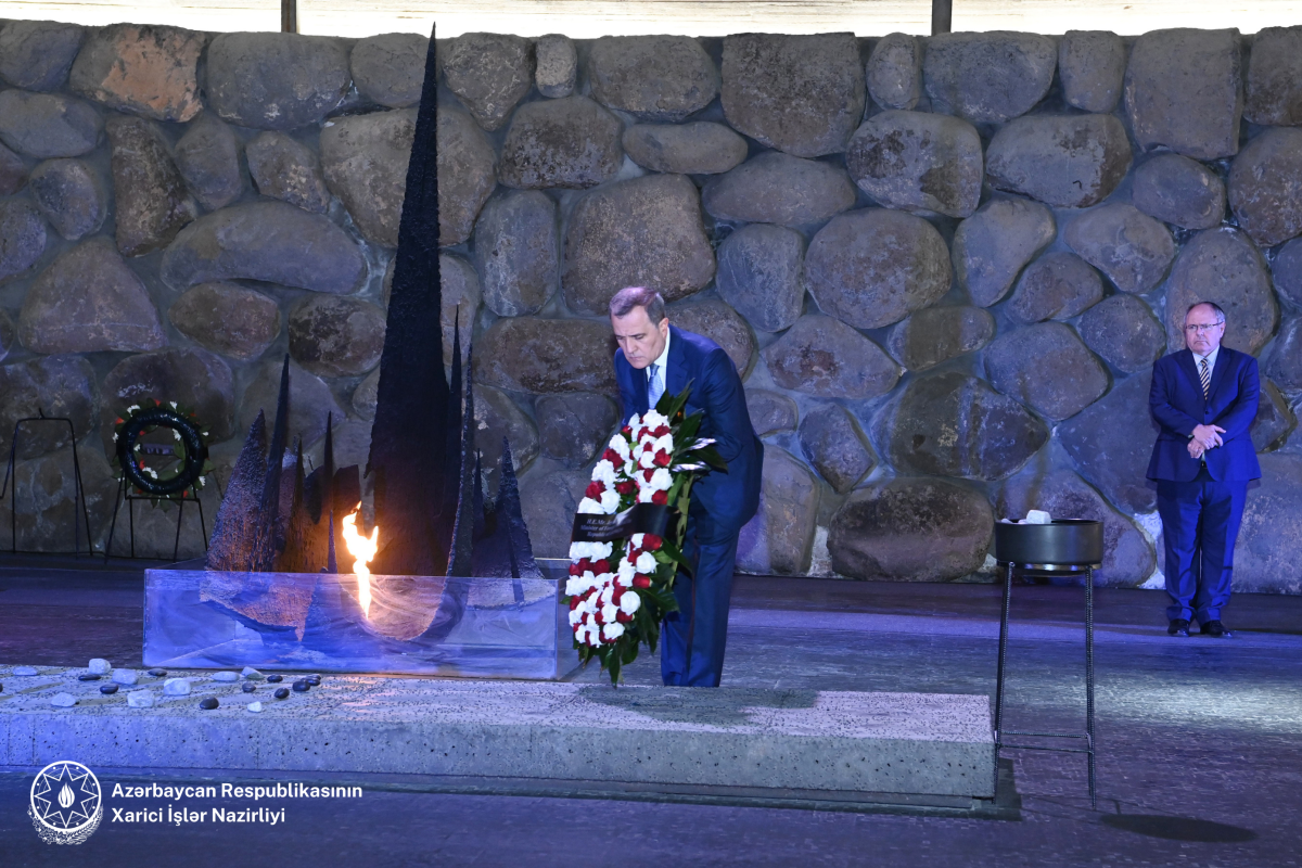 Azerbaijani FM visits Yad Vashem memorial complex