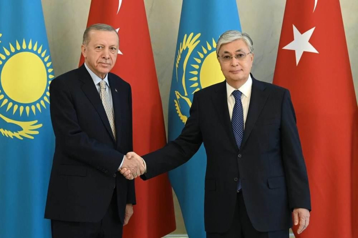 Эрдоган поблагодарил Токаева за помощь в борьбе с последствиями землетрясения