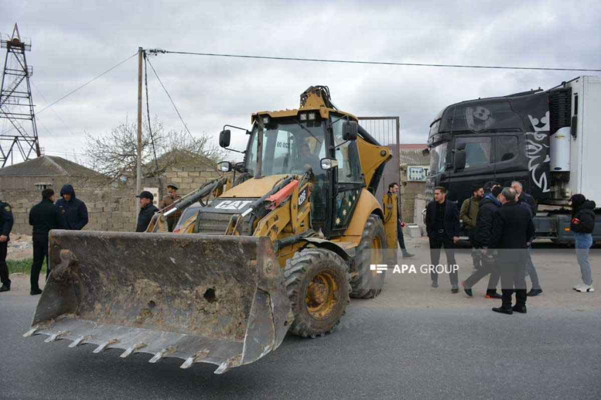 В Хазарском районе снесены несколько незаконно построенных объектов