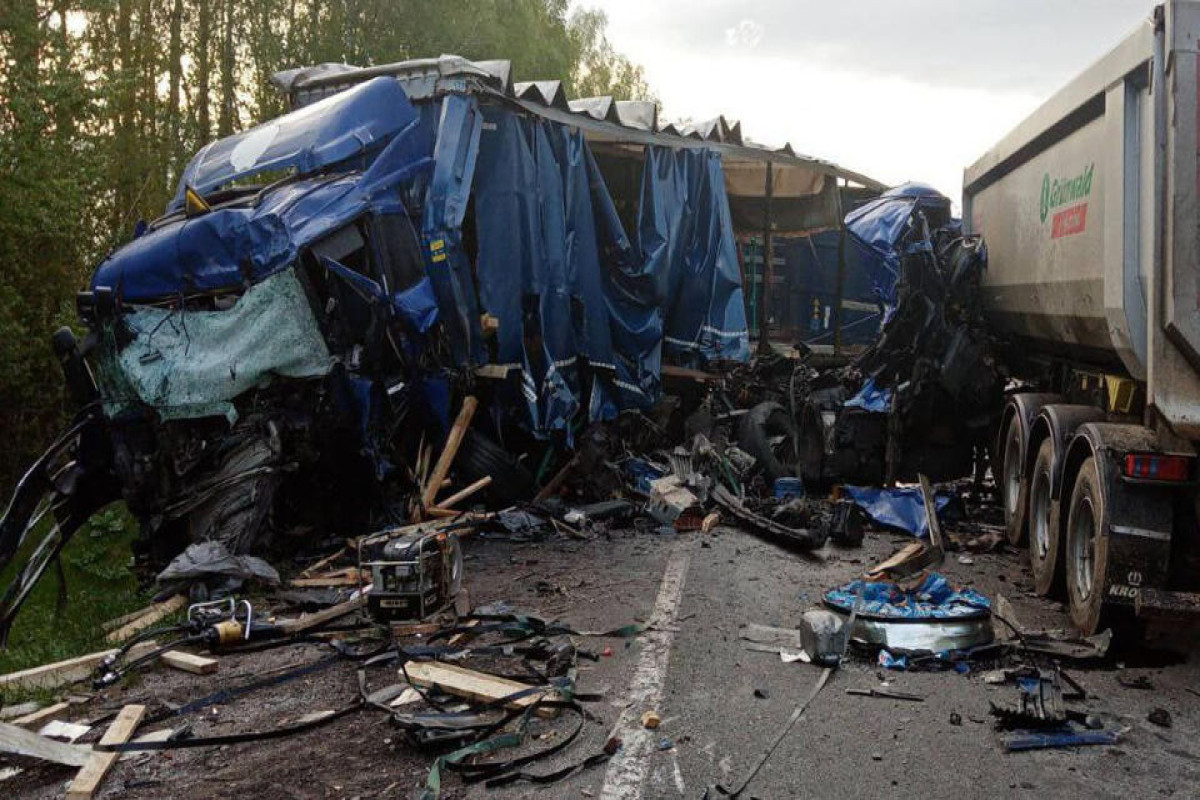 В ДТП с пятью автомобилями в РФ погибли четыре человека -ВИДЕО 