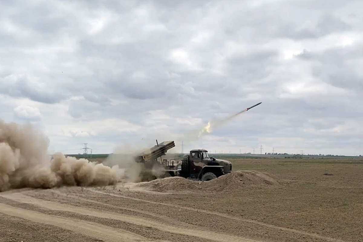 Продолжаются учения ракетно-артиллерийских войск -ВИДЕО 